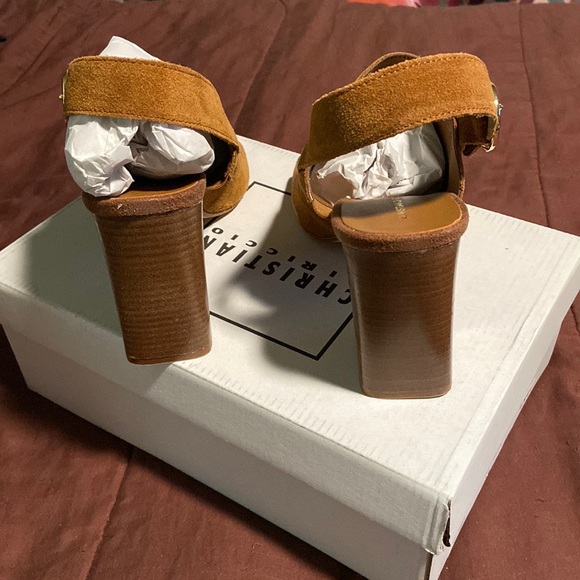 *****PRICE IS FIRM*****Camel ColorLeather Slingbacks Christian Di Riccio. NWT! - Picture 2 of 16